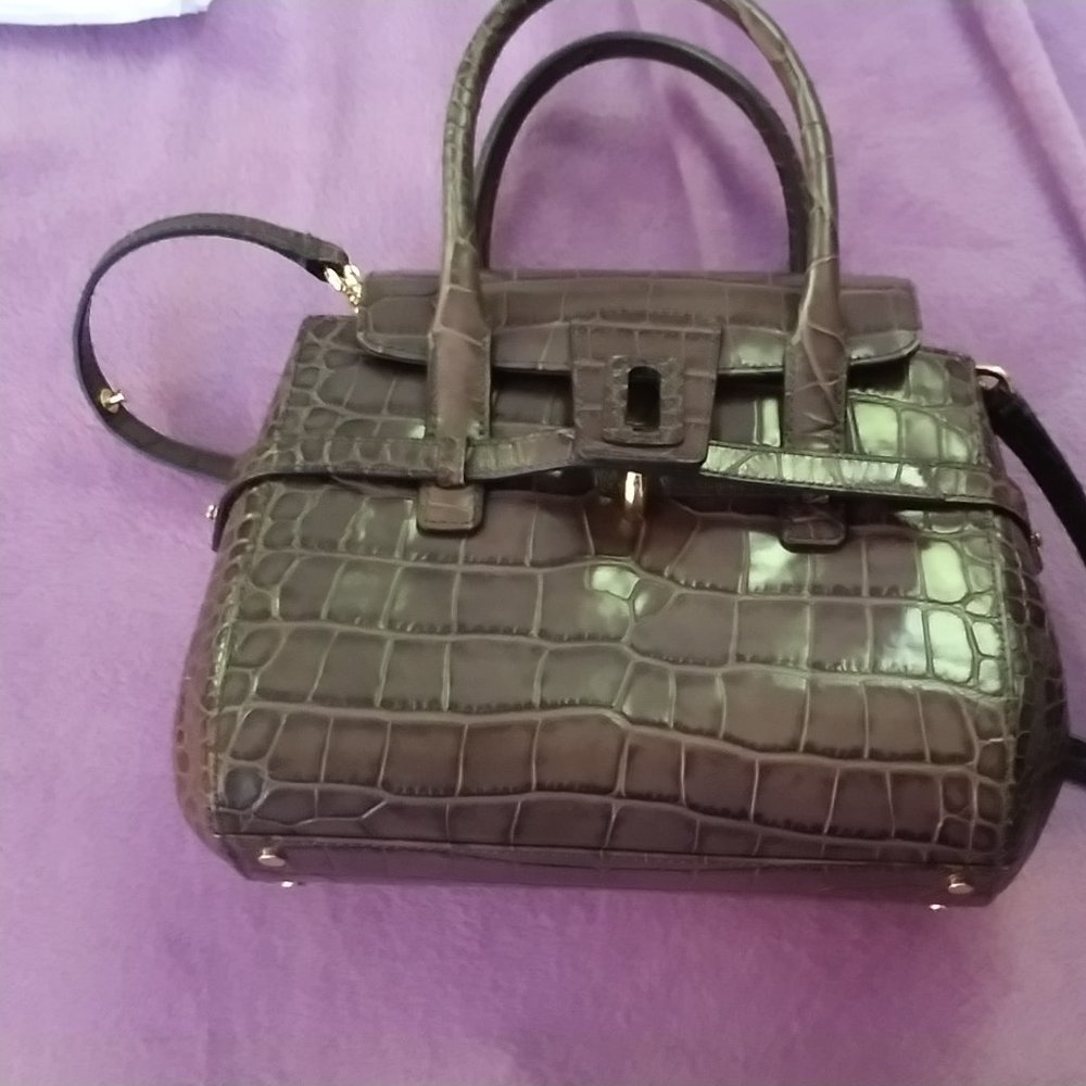 BANANA REPUBLIC SNAKE EMBOSSED HANGBAG